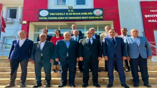 AK Parti Gaziantepten Yavuzeli ve Arabanda miting havasında toplantı