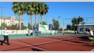 Akdenizli çocuklara ücretsiz tenis kursu