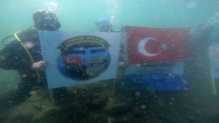 AKEM, Cumhuriyetin 100. yılına özel Van Gölüne dalış yaptı