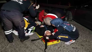 Aksarayda minibüs otomobile arkadan çarptı: 5 yaralı