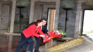Alaşehir Belediyesinden kadınlara Anıtkabir ziyareti
