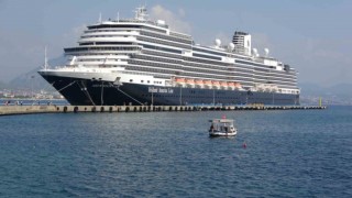 Amerikalı ve Avrupalı turistler, İsraildeki ikinci liman rotasını iptal edip Alanyaya geldi