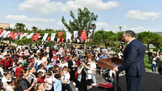 Anaokulu öğrencileri ürettikleri anahtarlıkları satıp sokak hayvanlarına mama aldı