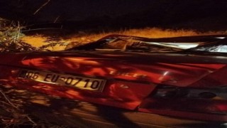 Ankarada kontrolden çıkan araç boş araziye uçtu: 1 ölü, 2 yaralı