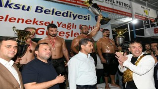 Antalya Aksuda başpehlivan Mehmet Yeşil Yeşil oldu
