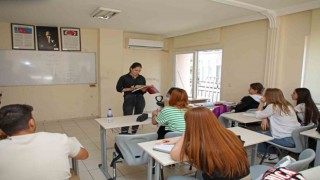 Antalyada gençler üniversiteye büyükşehirle hazırlanıyor