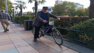 ‘Arabadan in, bisiklete bin sloganıyla herkesi pedal çevirmeye davet etti
