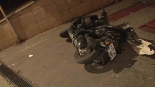 Ataşehirde motosiklet ile minibüs çarpıştı: 1 yaralı