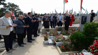 ATO Başkan Vekili Yılmaz, Haydar Aliyevin mezarını ziyaret etti