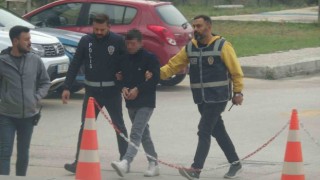 Aynı yerden ikinci kez hırsızlık yapmak isterken yakayı ele verdi