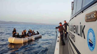 Ayvalıkta Türk kara sularına itilen 34 göçmen kurtarıldı
