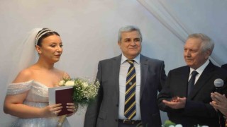 Aziz Yıldırım, Salihlide nikah şahidi oldu