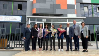 Badminton şampiyonlarına Dr. Hüseyin Bozkurttan ödül