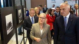 Bakan Ersoy: “Türkiyemizi parlak bir geleceğin beklediğine inancım tamdır”
