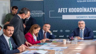 Bakan Işıkhan, deprem bölgesi Nurdağında incelemelerde bulundu