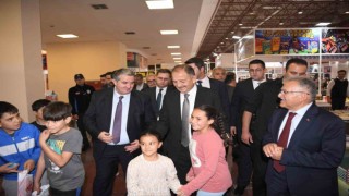 Bakan Özhaseki Ve Başkan Büyükkılıç, Kayseride 6ncı Kitap Fuarını Ziyaret Etti