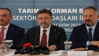 Bakan Yumaklıdan ayçiçeği desteği açıklaması: Bin 500 lira olarak yeniden belirledik