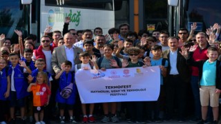 Balıkesirli gençler Teknofest İzmire katıldı