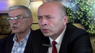 Basın toplantısında şok eden haberi aldılar