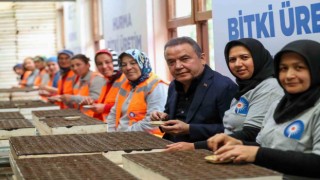 Başkan Böcekten personeline 100. Yıl ikramiyesi