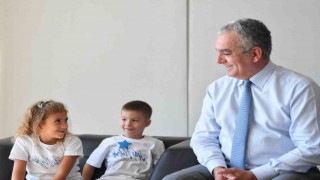 Başkan Esen, minik hayvanseverleri ağırladı