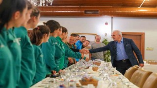 Başkan İsmet Yıldırım: İyi ki Ümraniyede spor var, iyi ki Ümraniyede genç var