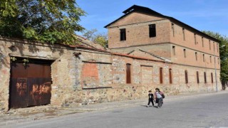 Başkan Öndeşten tarihi fabrikaya akademik dokunuş