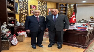 Başkan Pekmezci, MHP lideri Bahçeliye ziyarette bulundu