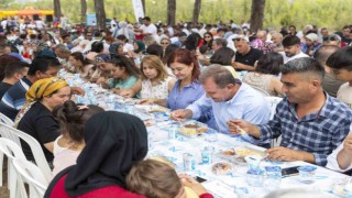 Başkan Seçer: Memleketimize hizmet eden taş üstüne taş koyan herkesi çok seviyoruz