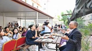 Başkan Uysal,öğrencilerle bir araya geldi