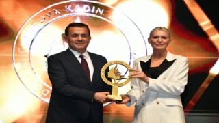 Başkan V. Subaşına Yılın Belediye Başkanı Ödülü verildi