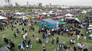 Başkentte Klasik Otomobil Festivaline 300 bin ziyaretçi