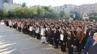 Batmanda öğrenciler Filistinde hayatını kaybedenler için saygı duruşuna durdu