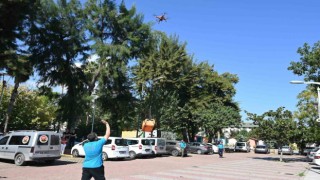 Belediye personeline ilk yardım çantası dronla geldi