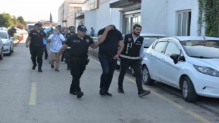 Belediyelere yapılan operasyonda gözaltına alınan 34 şüpheli adliyeye sevk edildi