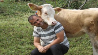 Beslediği danalara huylarına göre İsrail, Fransa, Yunanistan ve ABD devlet adamlarının adını verdi
