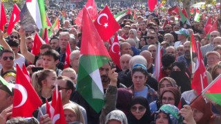 Binlerce kişi İsraile tepki için sokağa döküldü