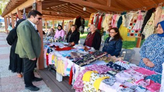 Birbirinden güzel ürünler Zümra Kadın El Emeği Pazarında görücüye çıktı