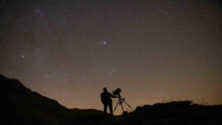 Bitliste uzay meraklıları Orionid meteorunu gözlemledi