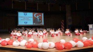 Bodrumda anaokulu öğrencilerinden 100. yıl gösterisi