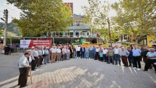 Bozkurtlu çiftçilere tohum eleme makinesi ve katı gübre dağıtma römorku hibe edildi