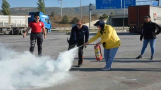 Bozüyük Belediyesi İtfaiyesinden işyeri personellerine yangın eğitimi