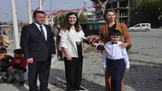 Bulanıkın ilk ‘Hanımeli Kafesi açıldı