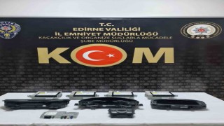 Bulgaristandan gelen tırdan gümrük kaçağı malzemeler çıktı