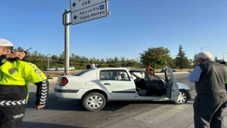 Burdur-Isparta Karayolunda iki otomobil çarpıştı: 1 yaralı