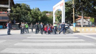 Burdurda jandarmadan “Güvenli Okul Yolu Projesi” uygulaması