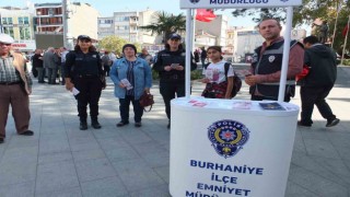 Burhaniyede Polisler KADES Uygulamasını anlattı