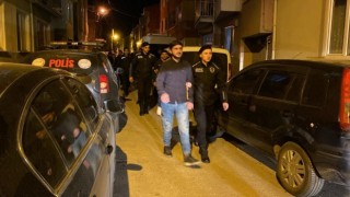 Bursada bir adrese yapılan operasyonda 37 kaçak göçmen yakalandı