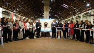 Büyükçekmecede Cumhuriyetin 100 yıllık yolculuğunu anlatan eserler sergilendi