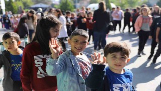 Büyükşehir, çocuklara hayvan sevgisini aşıladı